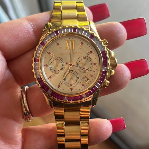 Runway kors watch with jewels! 💎 - Picture 1 of 4